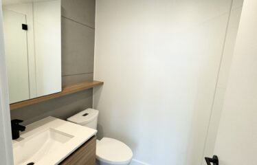 Modern 2 Bedroom with great view!
