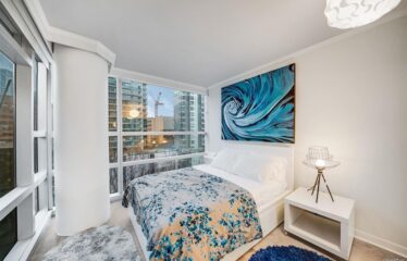 Exquisite Furnished 2 Bedroom at Wall Center Downtown!