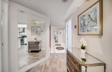 Exquisite Furnished 2 Bedroom at Wall Center Downtown!