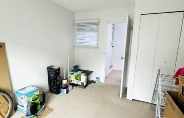 Kitsilano – Spacious 1-Bedroom Unfurnished Suite ** pet friendly *