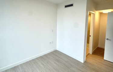 Luxury Brand New 2 Bedrooms w/t Large Balcony – Surrey Central