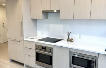 Luxury Brand New 2 Bedrooms w/t Large Balcony – Surrey Central