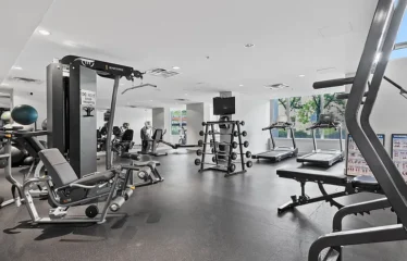 Port Moody – Bright and Spacious 2 Bedrooms