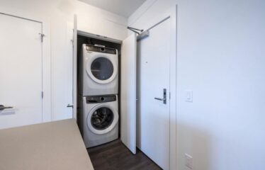 Modern 1 Bedroom close to Skytrain – Burquitlam