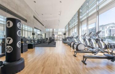 Modern 1 Bedroom close to Skytrain – Burquitlam