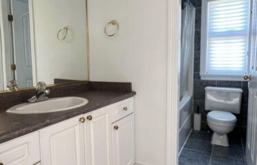 Executive 5 Bedroom Full House in the heart of Surrey – Bear Creek